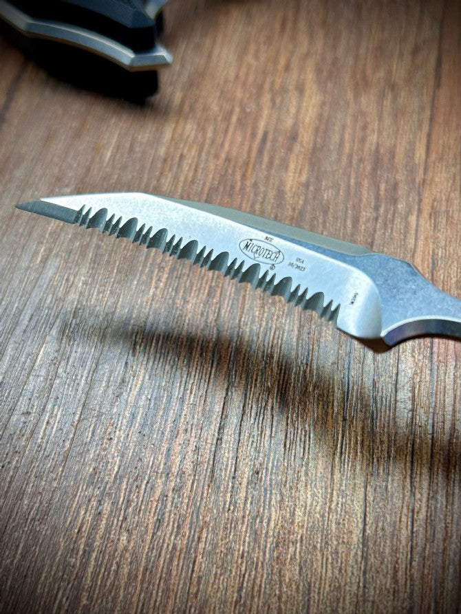 Bee Hand Stiletto