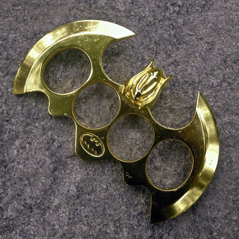 Hot Selling 3-Color Bat Self-Defense Finger Tiger